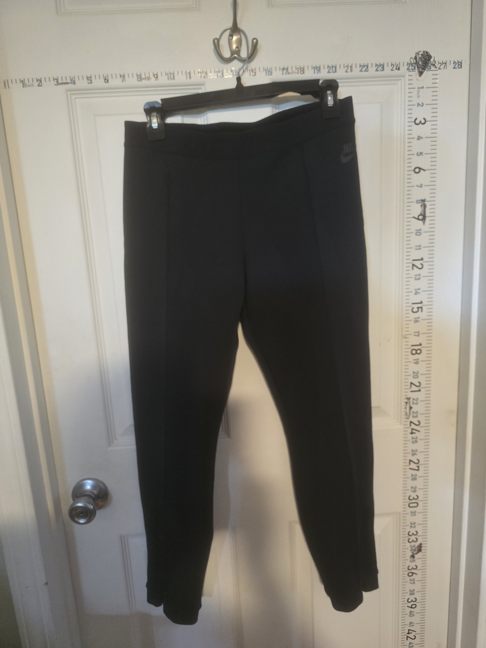 Nike Black Women's Slim Athletic Leggings